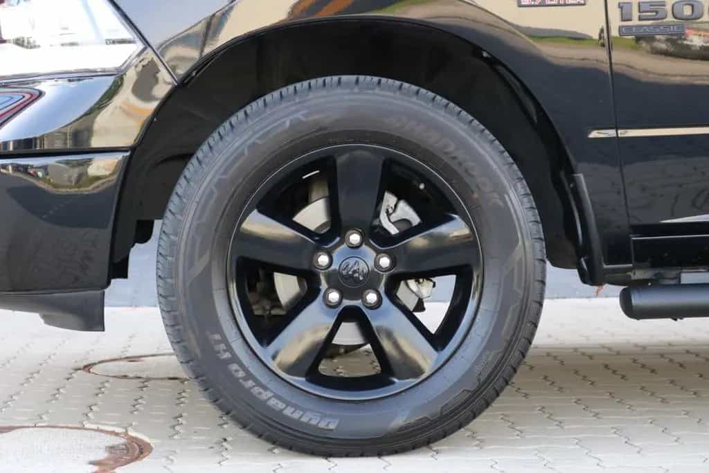 Dodge RAM 1500 5.7 V8 Crew Cab Black/PANO/KAMERA/NAVI 09/2025-photo-7