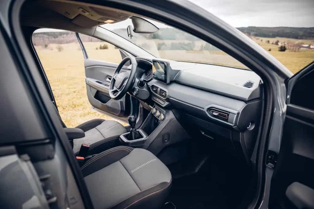 Dacia Jogger TCe 110 Extreme+ 5-Sitzer 10/2023-photo-7