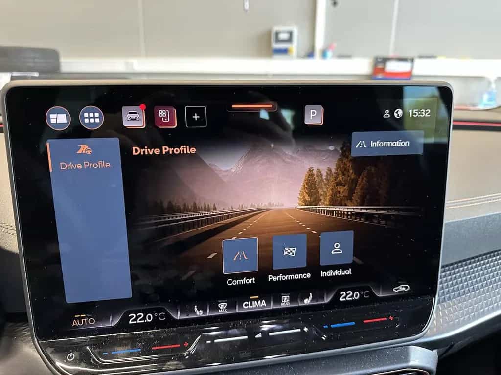 Cupra Leon ST 1.5eTSI DSG Skyline Dynamic Matrix AHK 06/2025-photo-31