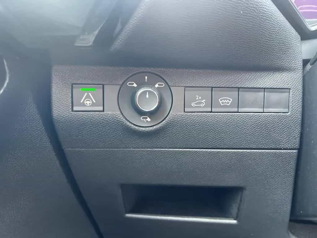 DS Automobiles DS7 (Crossback) DS7 DS Rivoli Digitales Cockpit Klimasitze LED K 04/2024-photo-14