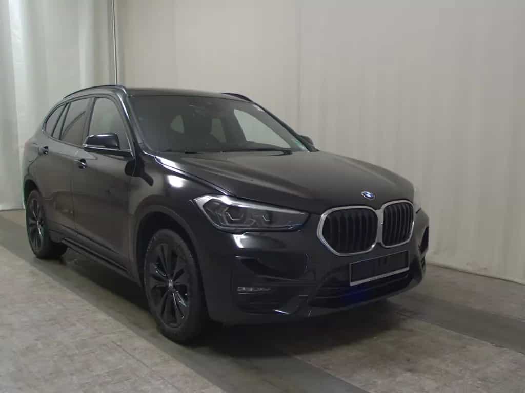 BMW X1 sDrive18i Sport-Line Navi LED HuD Leder RFK 05/2021-photo-2