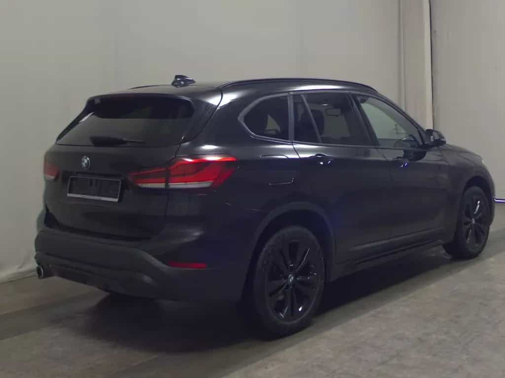 BMW X1 sDrive18i Sport-Line Navi LED HuD Leder RFK 05/2021-photo-3