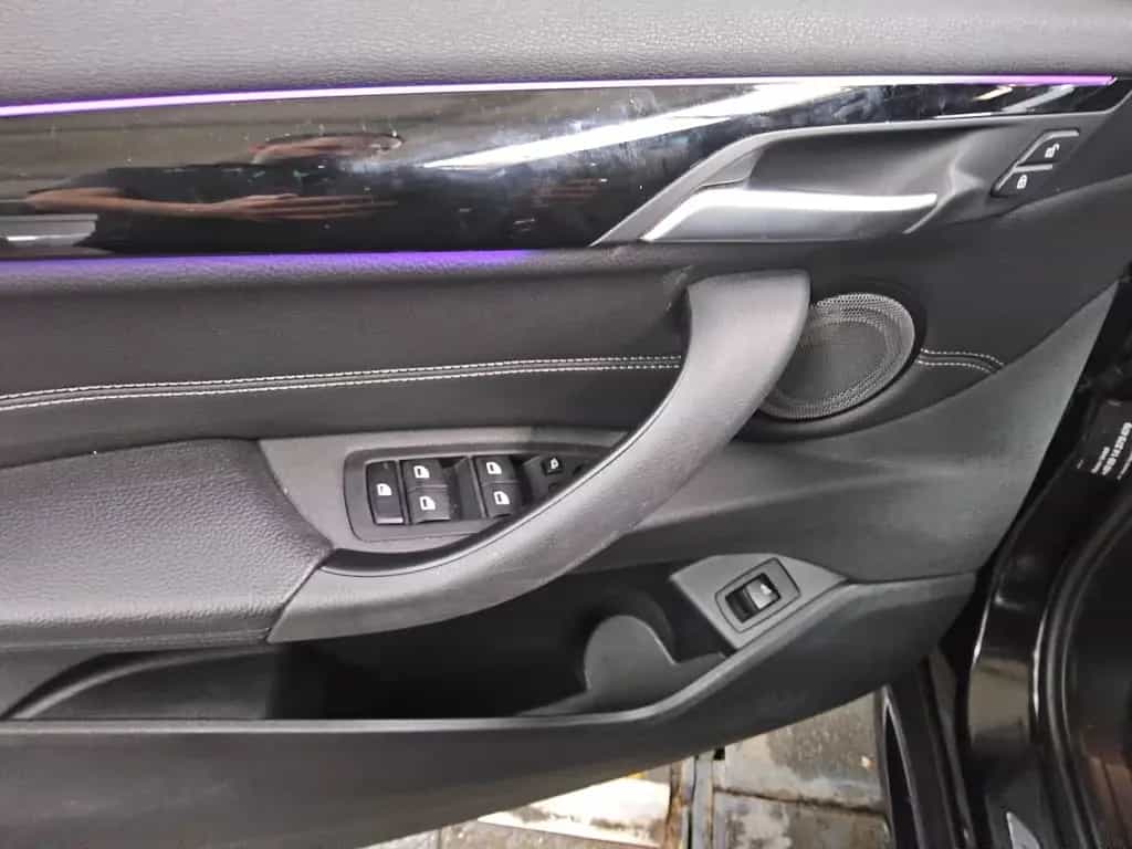 BMW X1 sDrive18i Sport-Line Navi LED HuD Leder RFK 05/2021-photo-8