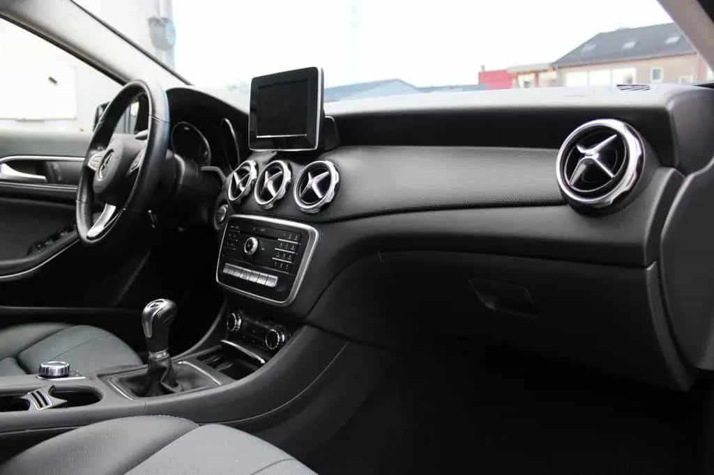 Mercedes-Benz GLA 180 *Tüv&Inspektion Neu*Navi*62.Tkm*Leder* 11/2019-photo-13