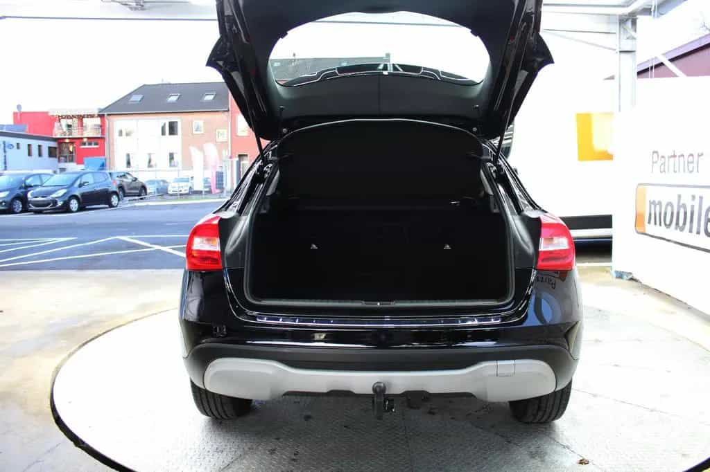 Mercedes-Benz GLA 180 *Tüv&Inspektion Neu*Navi*62.Tkm*Leder* 11/2019-photo-8