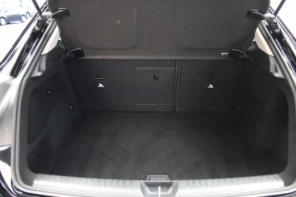 Mercedes-Benz GLA 180 *Tüv&Inspektion Neu*Navi*62.Tkm*Leder* 11/2019-photo-9