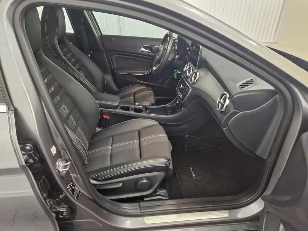 Mercedes-Benz GLA 200 Sport Utility, LED, Kamera, 18 Zoll 01/2020-photo-14