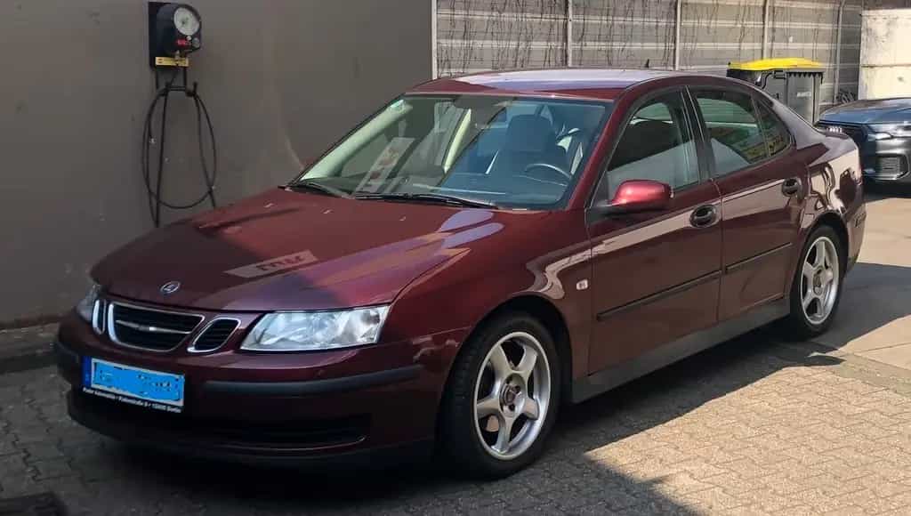 Saab 9-3 1.8t Linear Sport-Limousine Linear + UPDATE 06/2003-photo-1