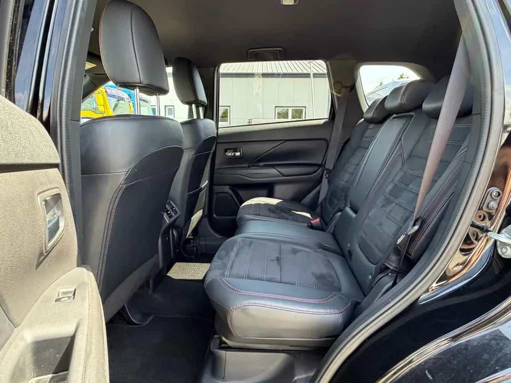 Mitsubishi Outlander Spirit*4x4*360Kam*AHK*AppleC*Garantie 07/2020-photo-19