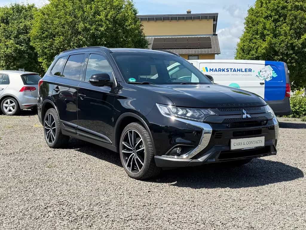 Mitsubishi Outlander Spirit*4x4*360Kam*AHK*AppleC*Garantie 07/2020-photo-2