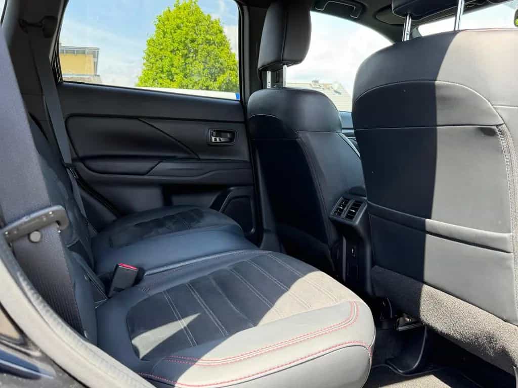 Mitsubishi Outlander Spirit*4x4*360Kam*AHK*AppleC*Garantie 07/2020-photo-20