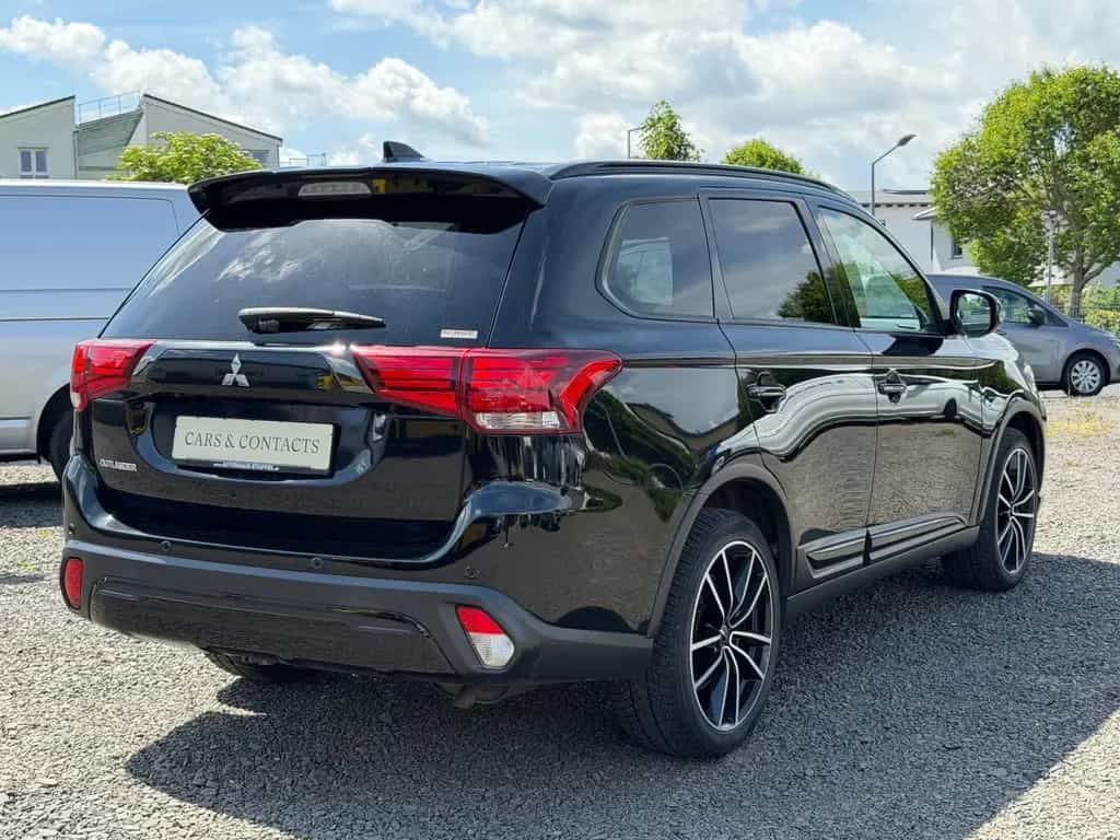 Mitsubishi Outlander Spirit*4x4*360Kam*AHK*AppleC*Garantie 07/2020-photo-4