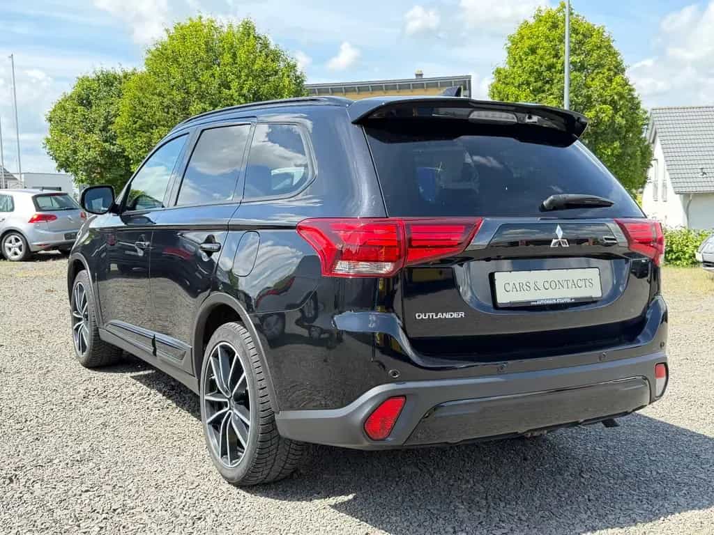 Mitsubishi Outlander Spirit*4x4*360Kam*AHK*AppleC*Garantie 07/2020-photo-5