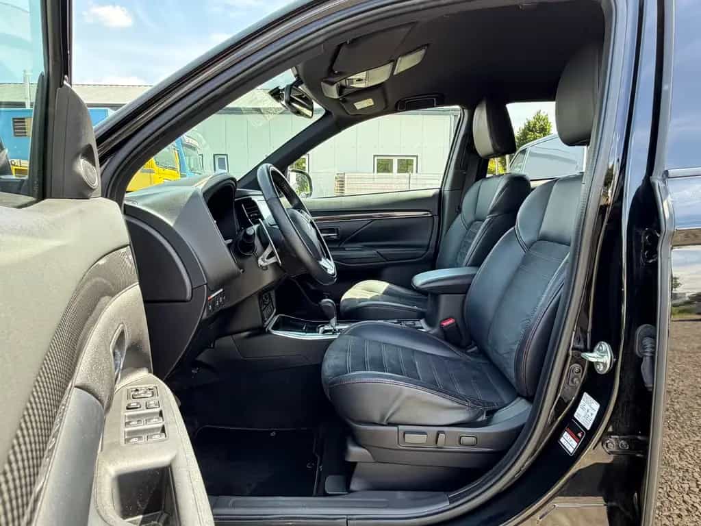 Mitsubishi Outlander Spirit*4x4*360Kam*AHK*AppleC*Garantie 07/2020-photo-7
