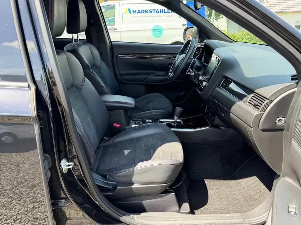 Mitsubishi Outlander Spirit*4x4*360Kam*AHK*AppleC*Garantie 07/2020-photo-8