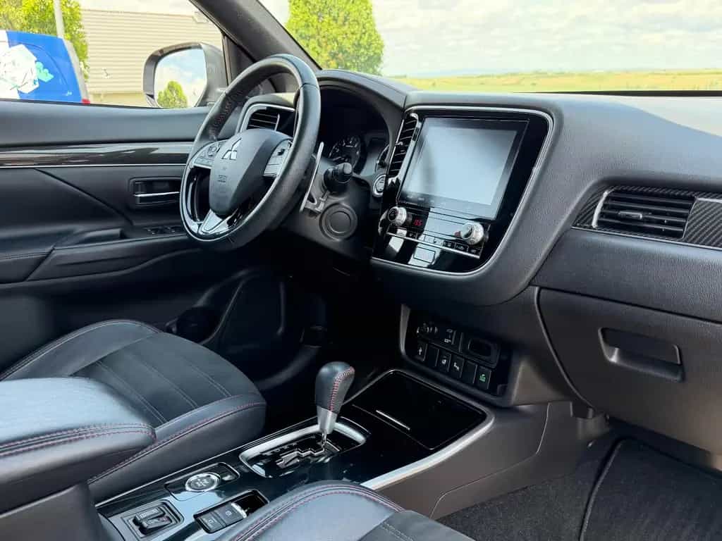 Mitsubishi Outlander Spirit*4x4*360Kam*AHK*AppleC*Garantie 07/2020-photo-9