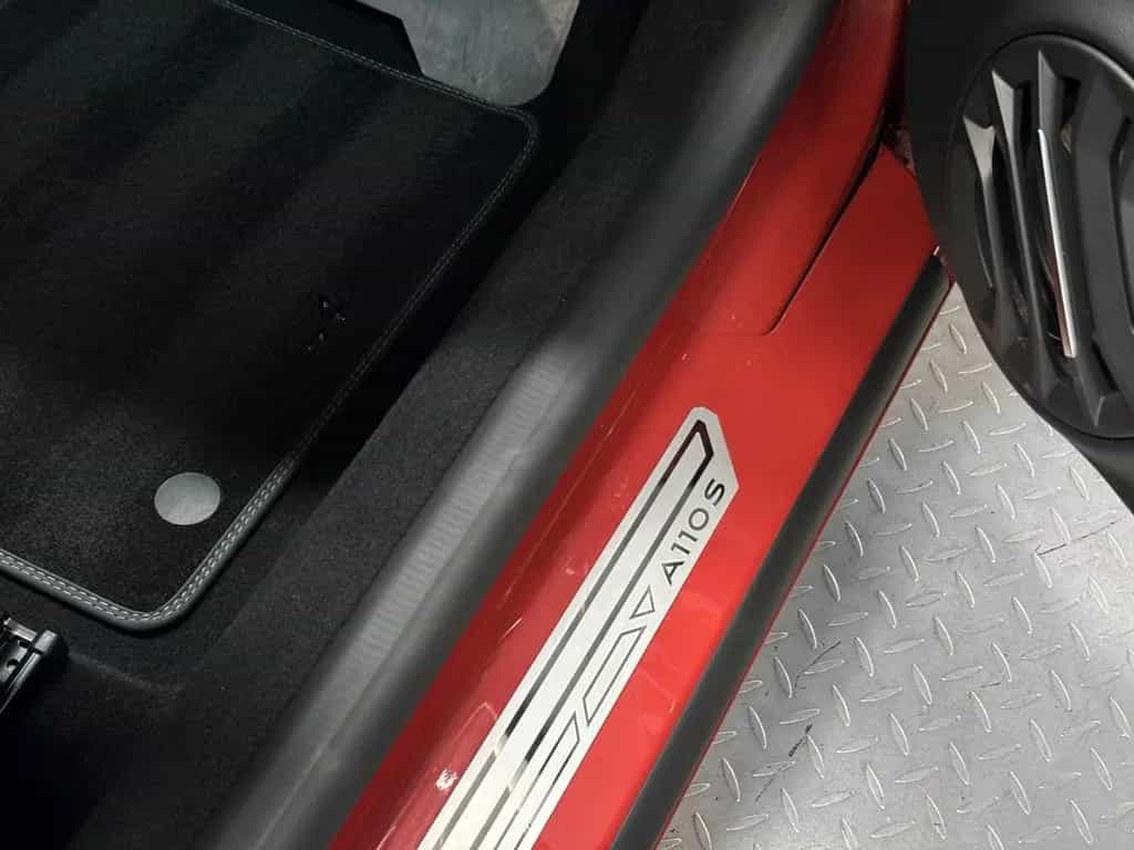 Alpine A110 S 300 - ROUGE RUBIS - *VAT*  1 OF 110 09/2024-photo-41