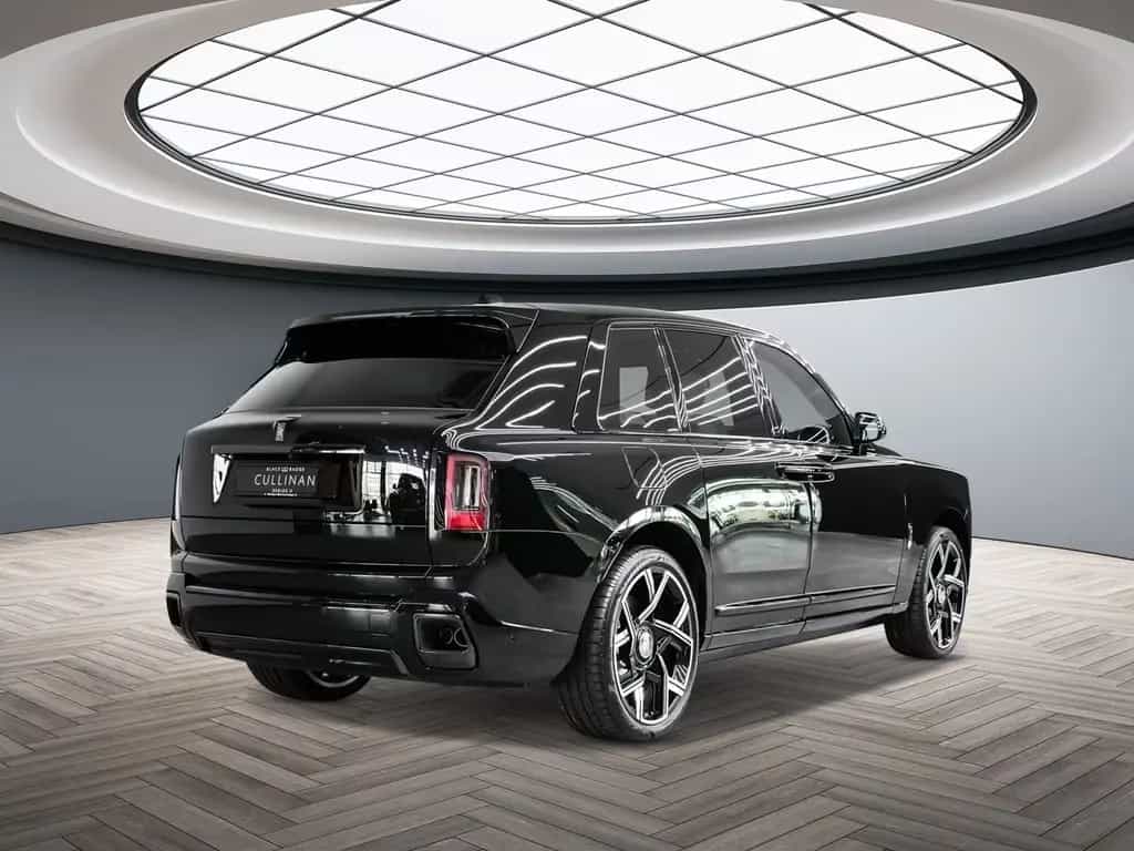 Rolls-Royce Cullinan Black Badge Series II null-photo-1