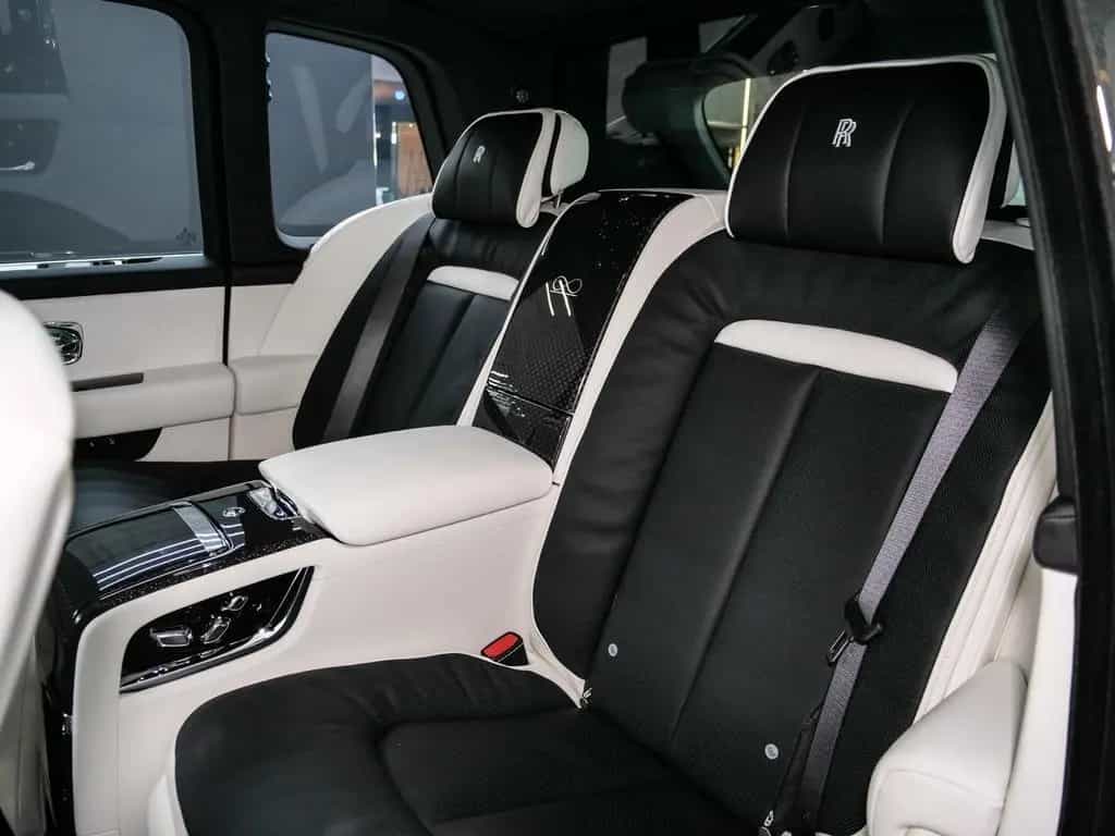 Rolls-Royce Cullinan Black Badge Series II null-photo-12