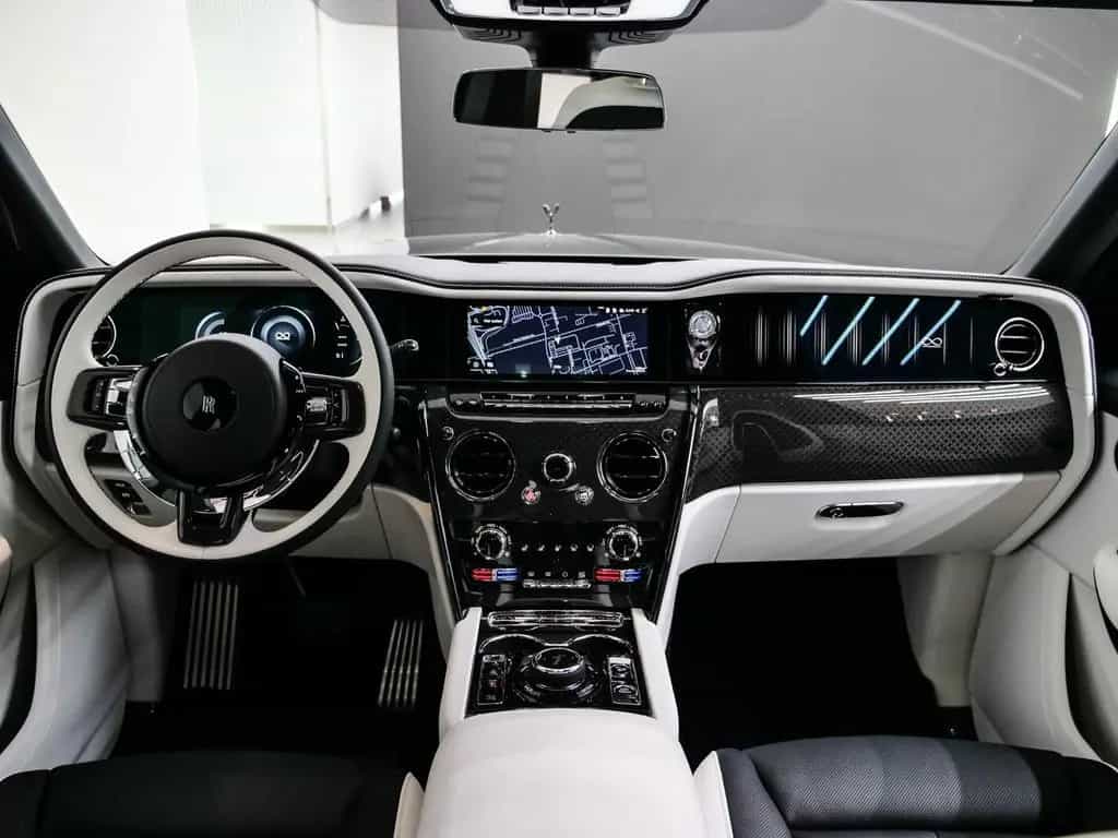 Rolls-Royce Cullinan Black Badge Series II null-photo-15