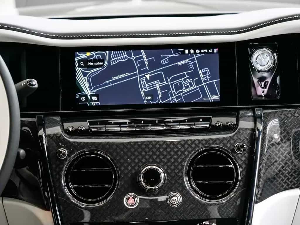Rolls-Royce Cullinan Black Badge Series II null-photo-16