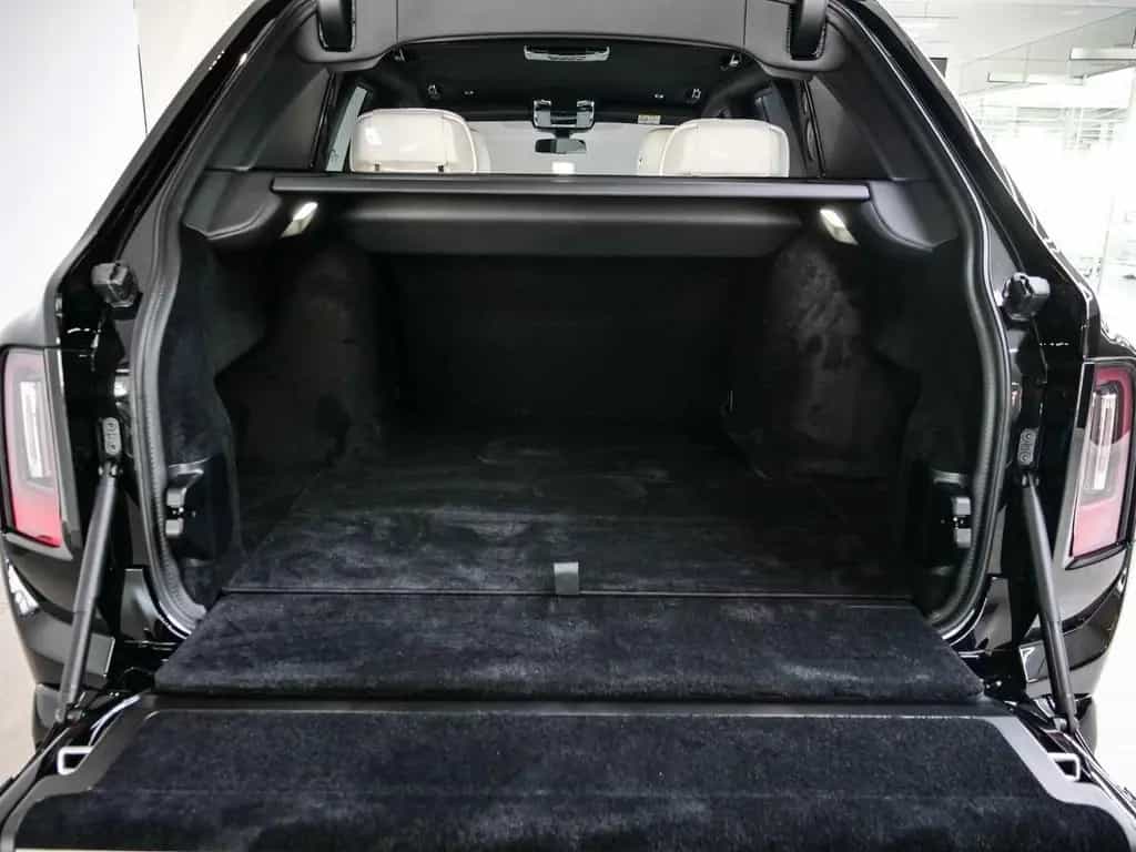 Rolls-Royce Cullinan Black Badge Series II null-photo-19