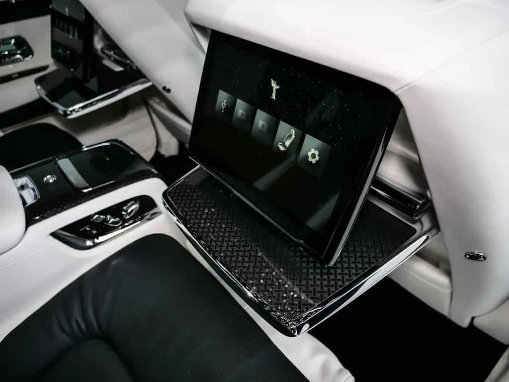 Rolls-Royce Cullinan Black Badge Series II null-photo-27