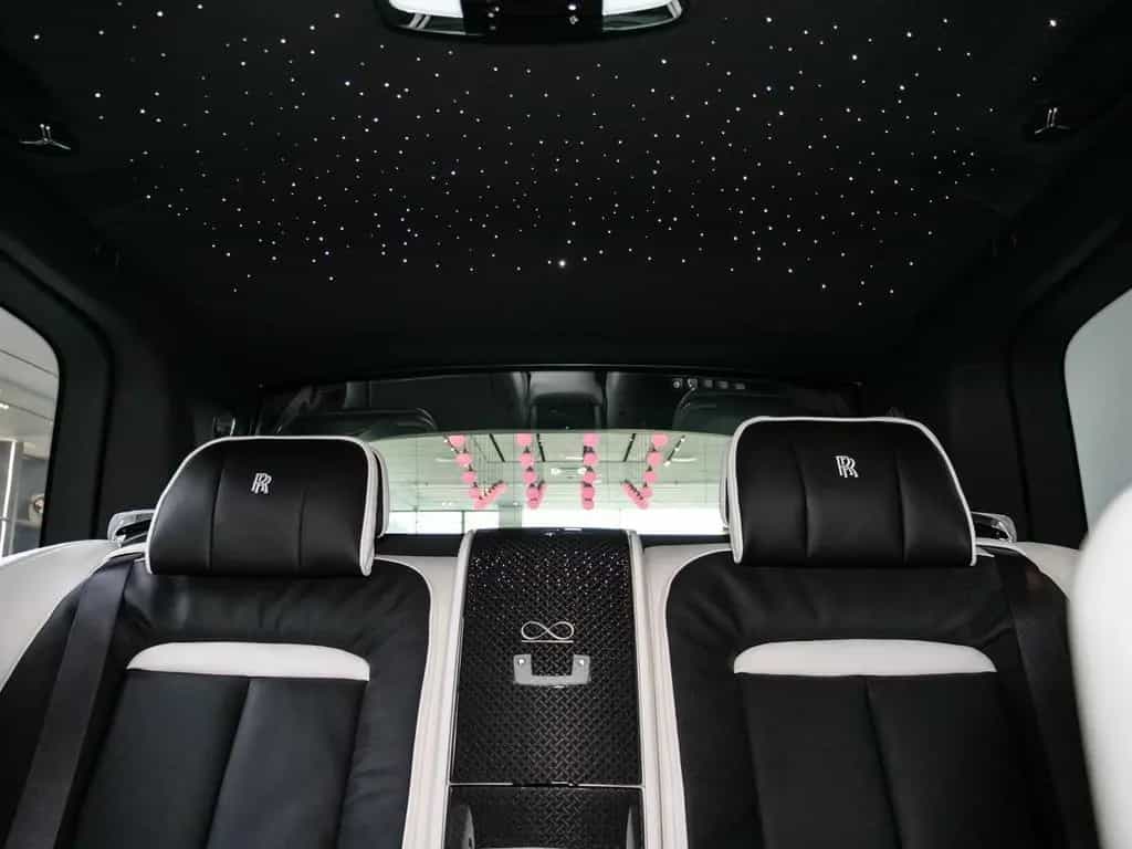 Rolls-Royce Cullinan Black Badge Series II null-photo-29