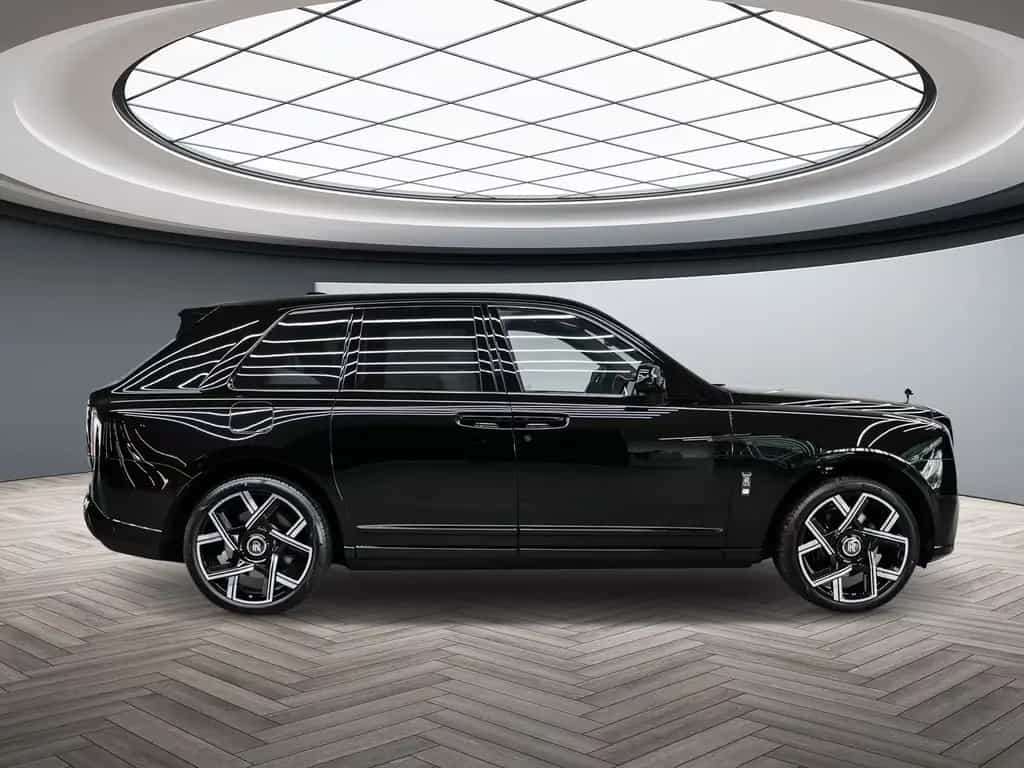 Rolls-Royce Cullinan Black Badge Series II null-photo-3