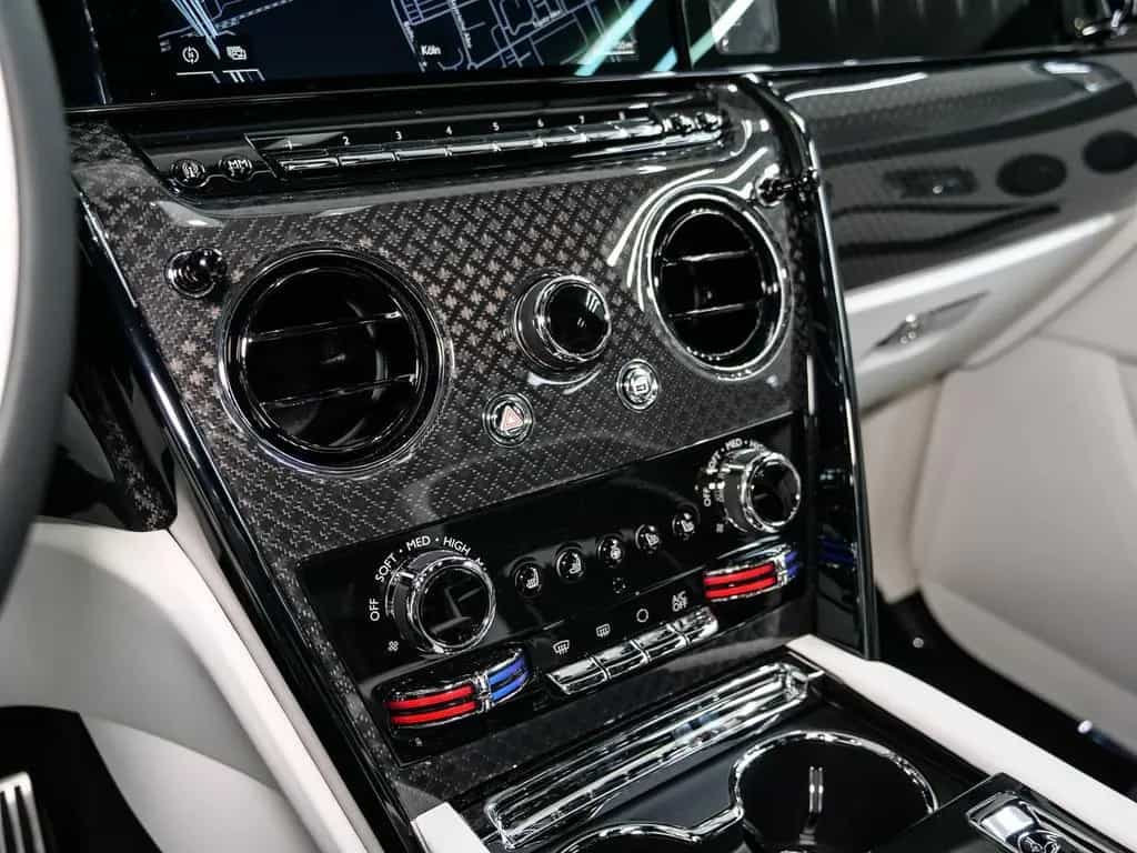 Rolls-Royce Cullinan Black Badge Series II null-photo-32