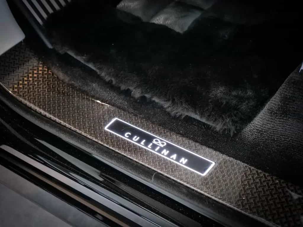 Rolls-Royce Cullinan Black Badge Series II null-photo-34