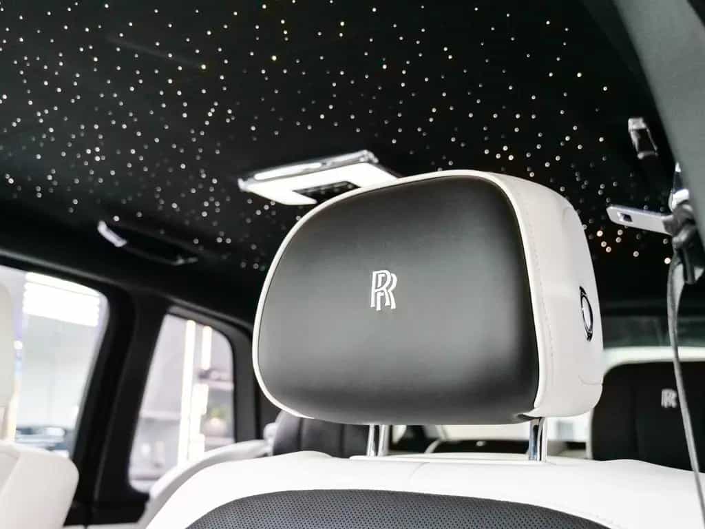 Rolls-Royce Cullinan Black Badge Series II null-photo-37