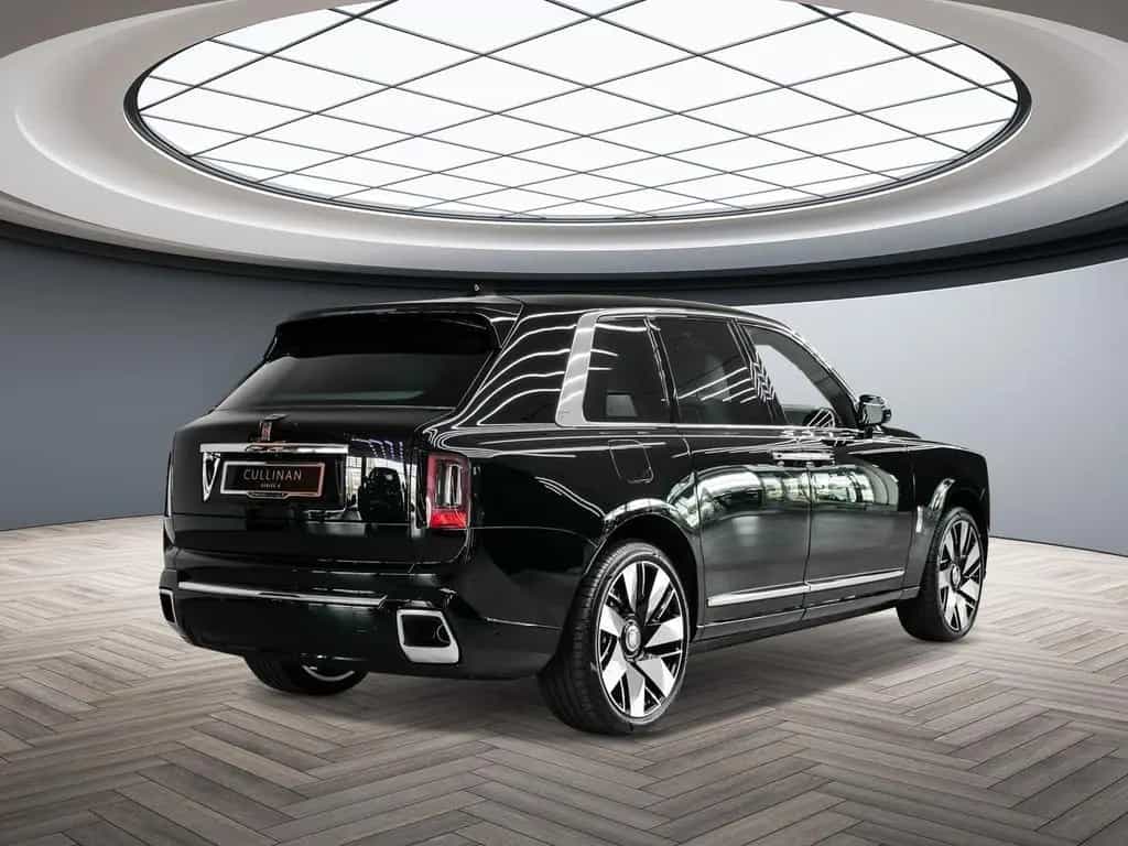 Rolls-Royce Cullinan null-photo-1