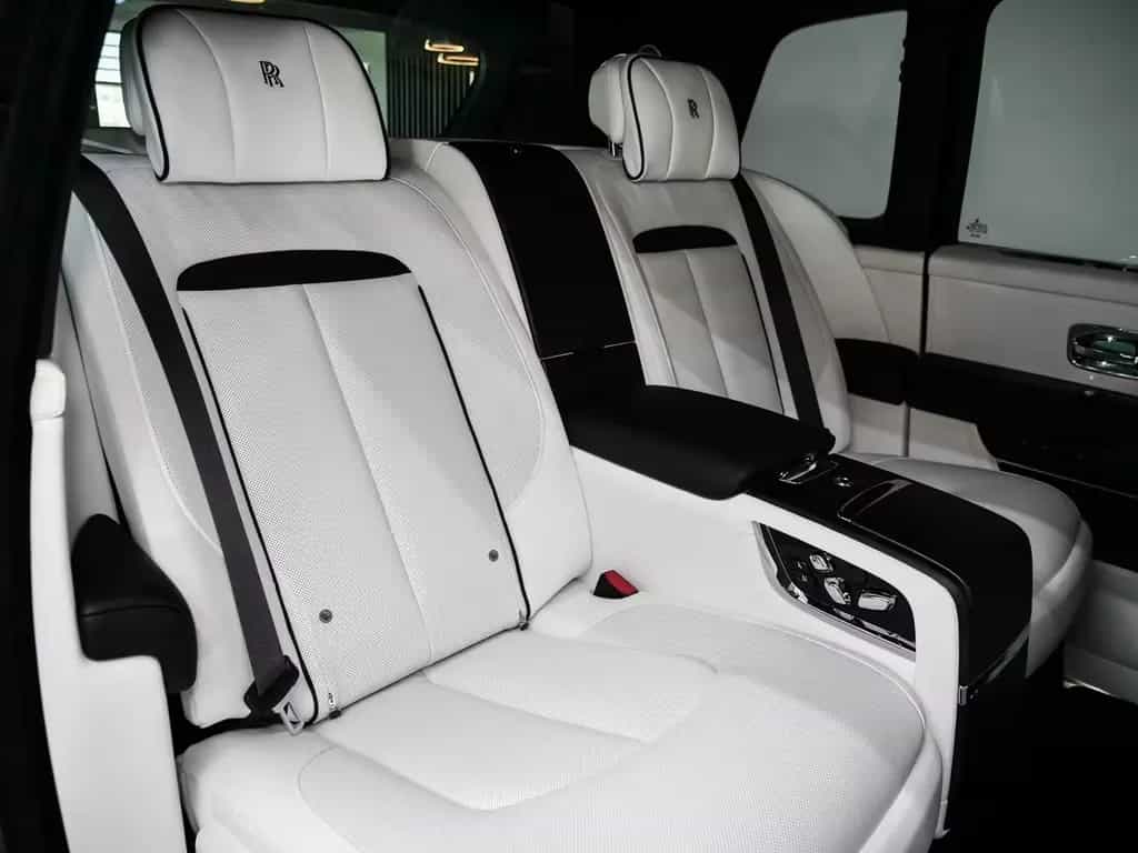 Rolls-Royce Cullinan null-photo-15