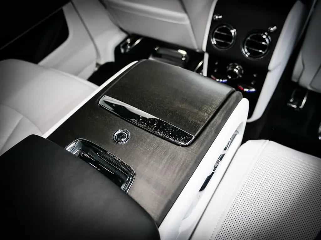 Rolls-Royce Cullinan null-photo-16