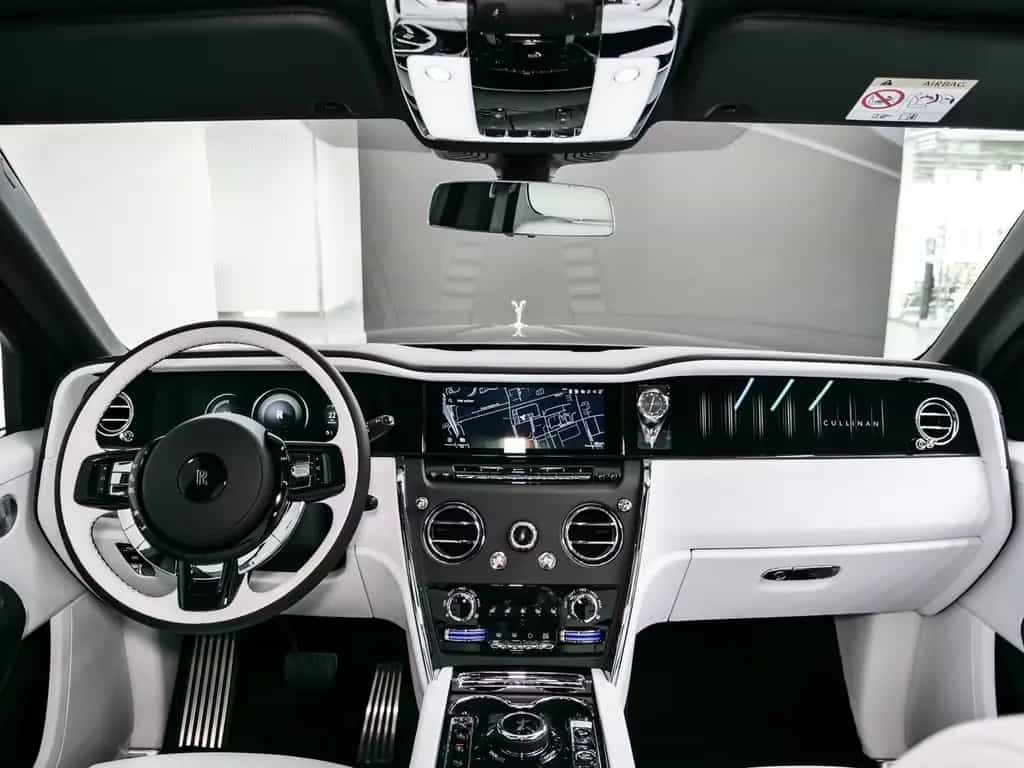 Rolls-Royce Cullinan null-photo-17