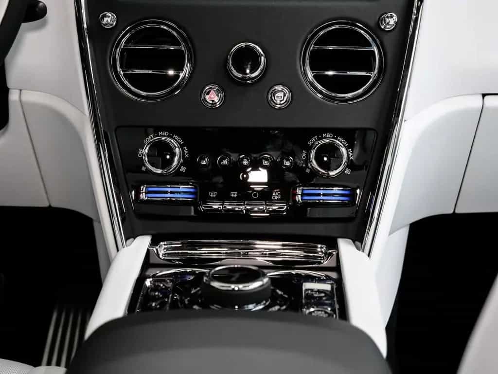 Rolls-Royce Cullinan null-photo-19