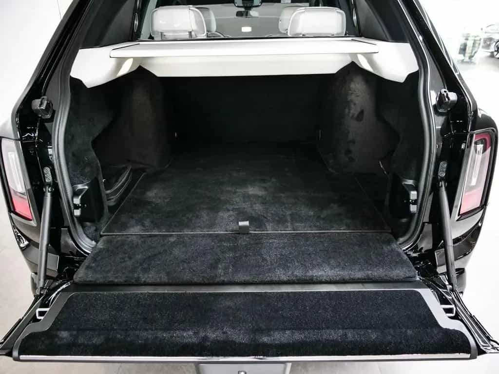Rolls-Royce Cullinan null-photo-21