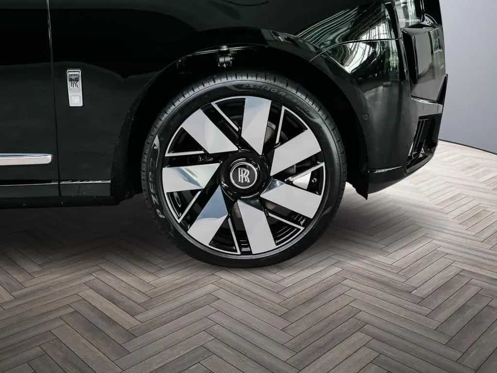 Rolls-Royce Cullinan null-photo-7