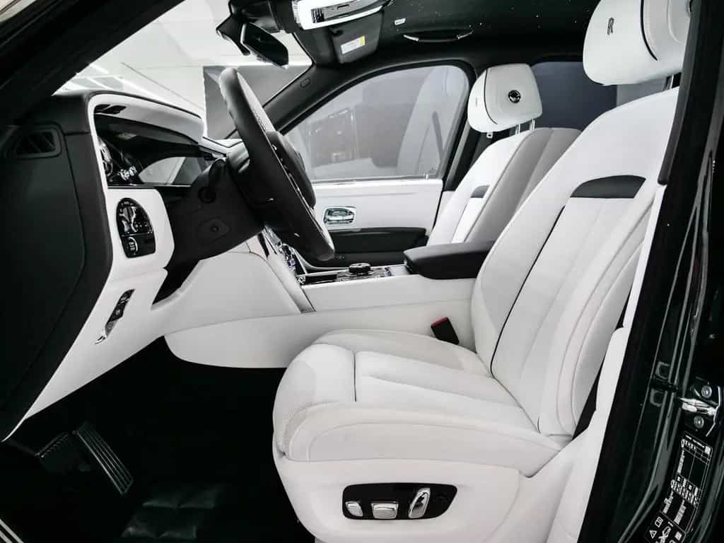 Rolls-Royce Cullinan null-photo-9