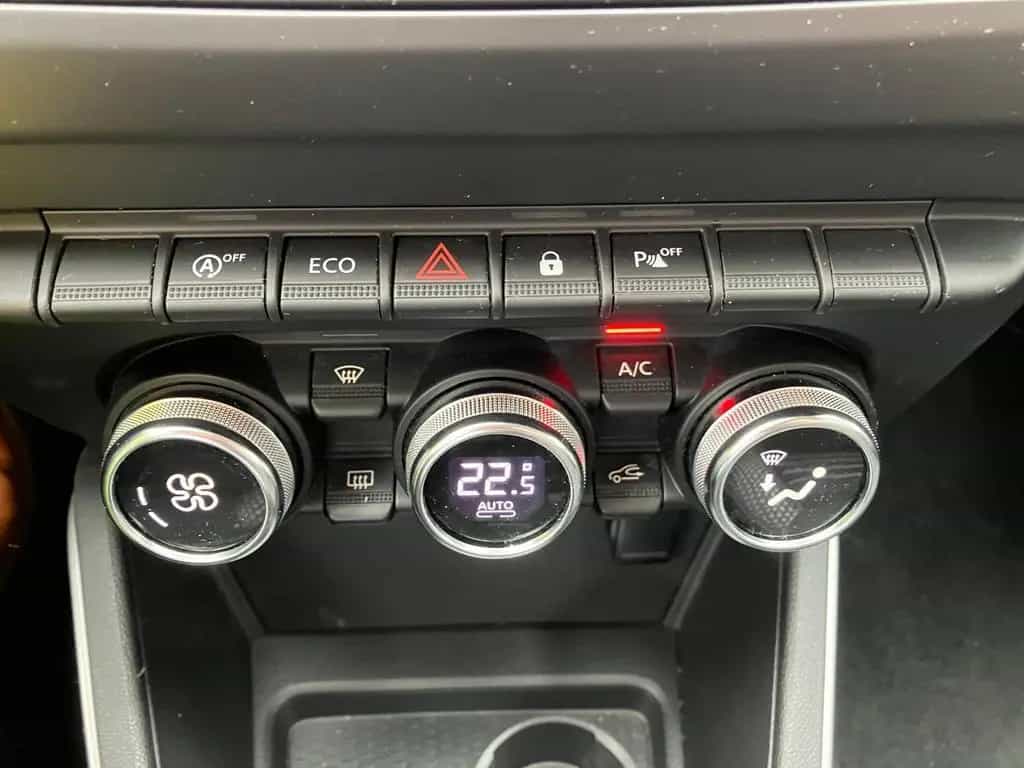 Dacia Duster 130 PS Kamera Klimaautomatik Navi 08/2019-photo-15