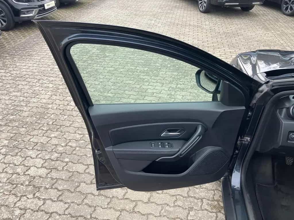 Dacia Duster 130 PS Kamera Klimaautomatik Navi 08/2019-photo-19