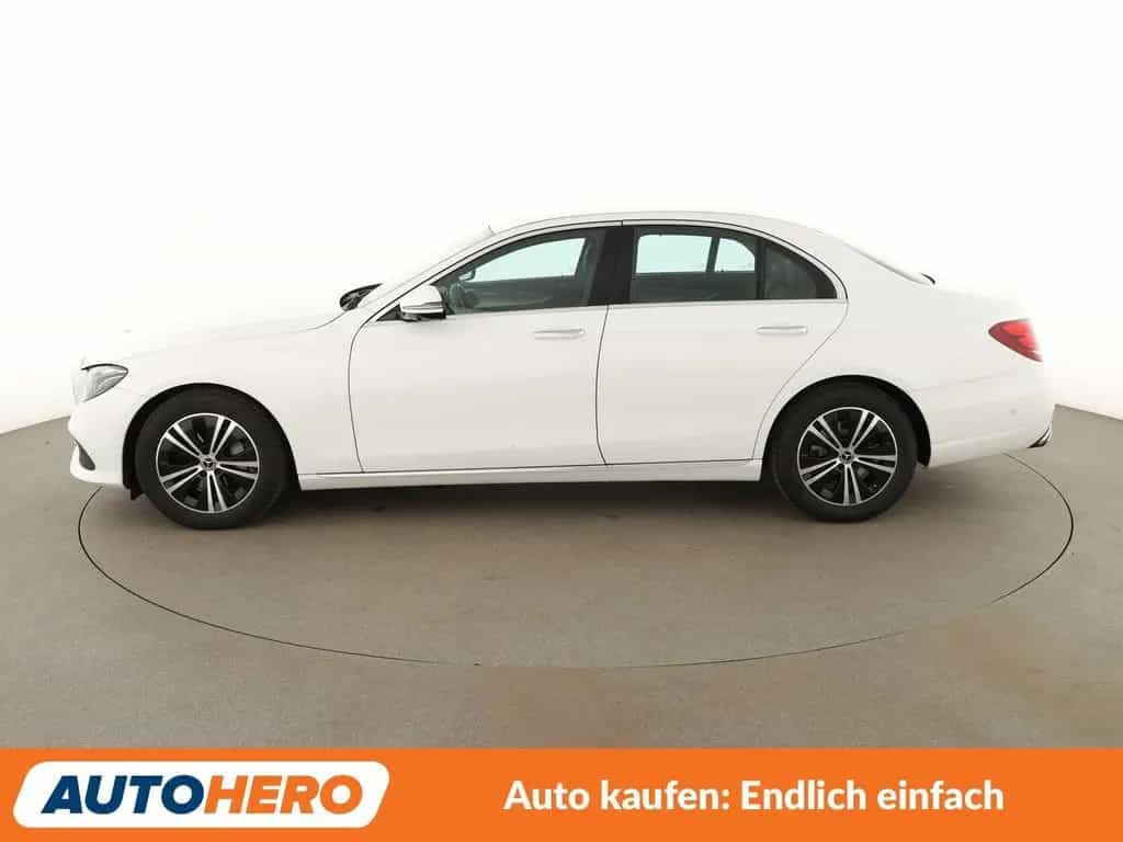 Mercedes-Benz E 300 Mild-Hybrid Avantgarde Aut. *HUD*LED*360°* 01/2021-photo-2