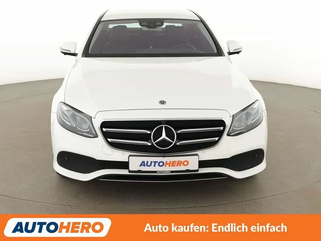 Mercedes-Benz E 300 Mild-Hybrid Avantgarde Aut. *HUD*LED*360°* 01/2021-photo-8