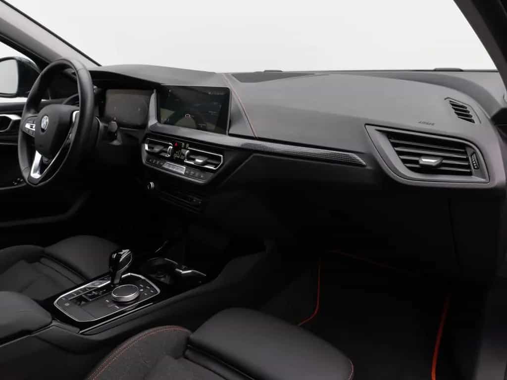 BMW 118 i Sport Line Kamera DAB HiFi Lenkrhzg Sport 03/2023-photo-22