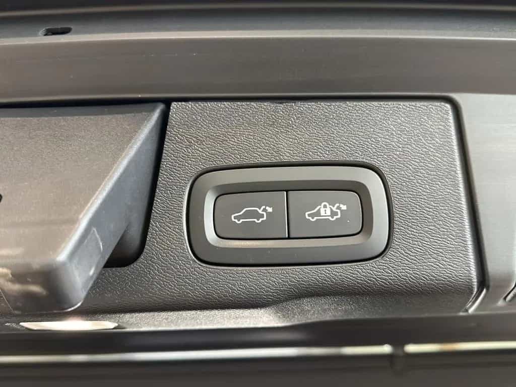 Volvo XC60 XC 60 Plus Dark AWD Bluetooth LED Klima 01/2025-photo-21