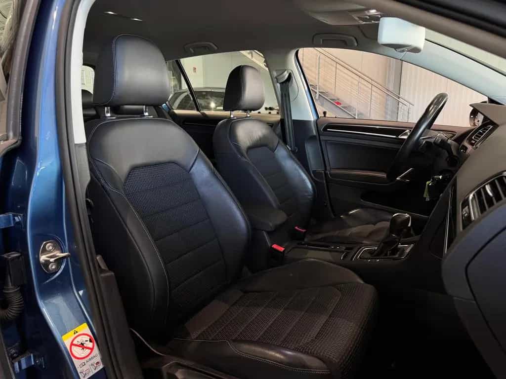 Volkswagen Golf Highline BMT *MASSAGE, ACC, RFK, XENON* 03/2014-photo-24
