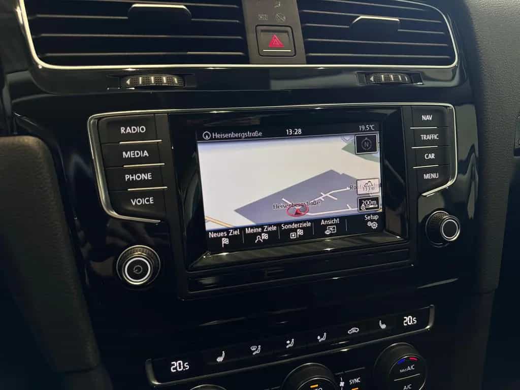 Volkswagen Golf Highline BMT *MASSAGE, ACC, RFK, XENON* 03/2014-photo-28