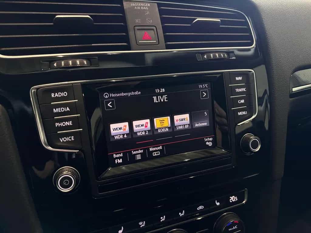 Volkswagen Golf Highline BMT *MASSAGE, ACC, RFK, XENON* 03/2014-photo-29
