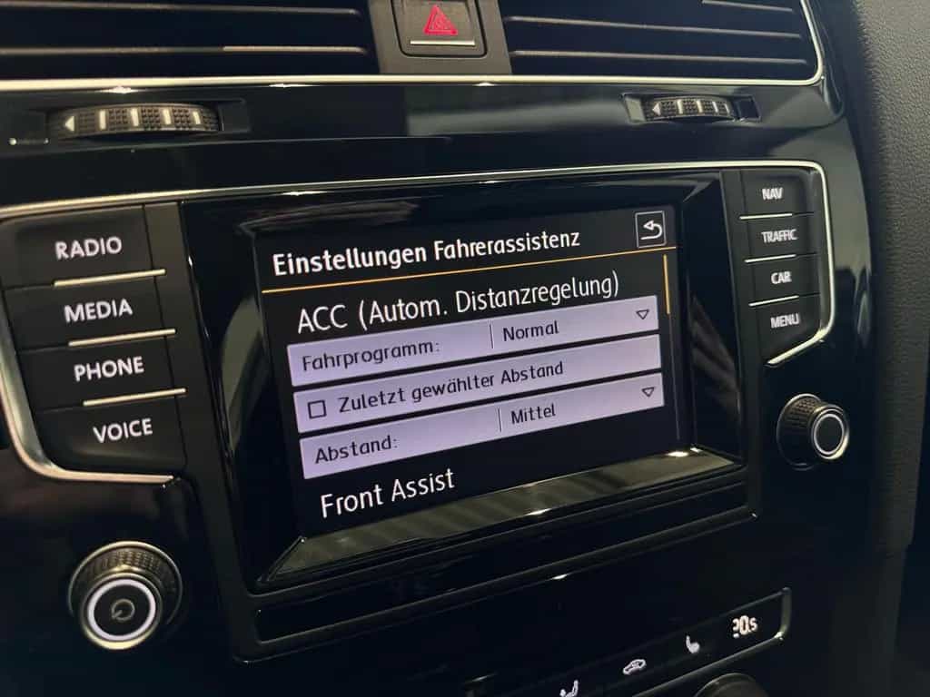 Volkswagen Golf Highline BMT *MASSAGE, ACC, RFK, XENON* 03/2014-photo-31